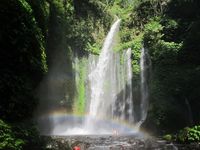 Basah-basahan Tanpa Berenang di Air Terjun Terbang, Lombok
