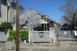 Rumah Aneh di AS Dindingnya dari Kaleng Bir