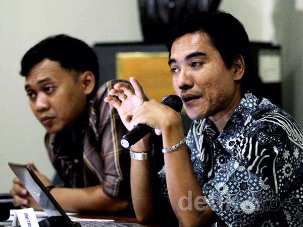 Tolak Patrialis Jadi Hakim Konstitusi