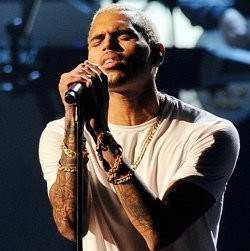 Promotor Chris Brown Menarik Diri