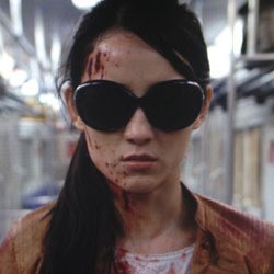 Penampilan Julie Estelle sebagai Hammer Girl Dipuji Yayan Ruhiyan