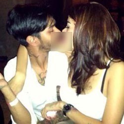 Nikita Mirzani Foto Nakal dengan Onadio, Apa Reaksi Pacar Bulenya?