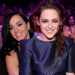 Kepergok Jalan Bareng Robert, Katy Perry Langsung Hubungi Kristen Stewart