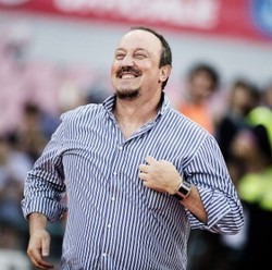 Benitez Ingin Tambah Satu Penyerang Lagi