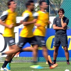 Enggan Komentari Jadwal Berat Juve, Conte Fokus Persiapkan Tim