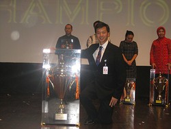 BCA Grand Champion di The National Customer Service Championship 2013
