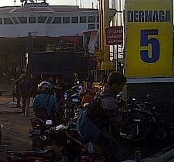 Pasca Ambrol, Dermaga V Pelabuhan Merak Kembali Beroperasi