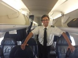 Asyiknya Berpacaran dengan Seorang Pilot