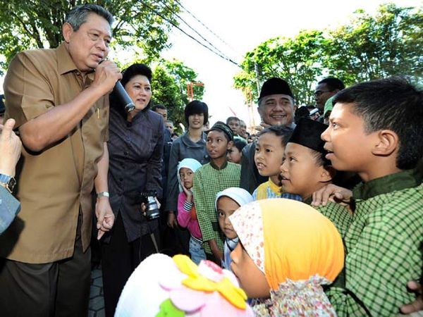 SBY Tinjau SDN Ditotrunan 01 Lumajang