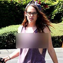 Jalan-Jalan Bareng Anjingnya, Kristen Stewart Pamer Bra