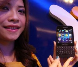 Lebaran, Konsumen Sudah Bisa Pakai Blackberry Q5