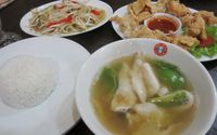 Puas Menyantap Sup Ikan Tenggiri Plus Seafood Goreng Khas Batam