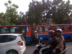 Demo Ratusan Metro Mini di Balai Kota Bubar, Lalin Kembali Lancar