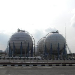 Kapal Dihantam Ombak, BBM Pertamina Tumpah ke Laut Ternate