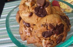 Resep Kue: Three Chocolate Chips Cookies