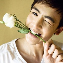 Nichkhun 2PM Pamer Foto di Lokasi One and a Half Summer