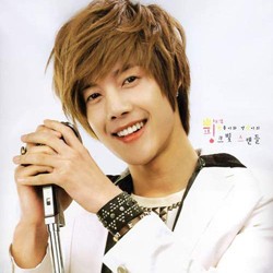 Tampan dan Dermawan Kim Hyun Joong