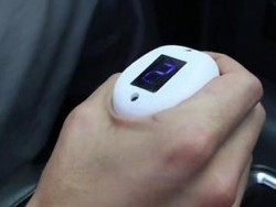 Insinyur Ford Bikin Shift Knob Getar dari Komponen Kontroler X-Box