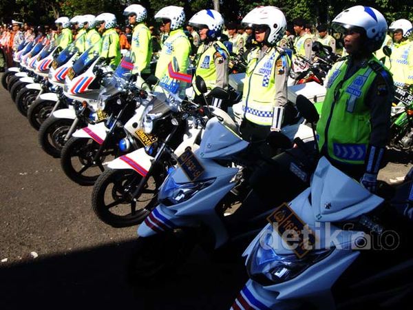 Ribuan Personel Amankan Operasi Candi 2013