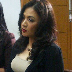 Cornelia Agatha Laporkan Bukti KDRT Mantan Suami ke Polisi