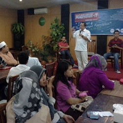 Komunitas Dunia Maya Ngabubur-IT untuk Salurkan Kritik