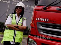 Dirut Pertamina Jadi Model Dadakan