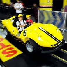 Wahana Baru di TSB, Coba Serunya Dunlop Trans Car Racing Yuk!