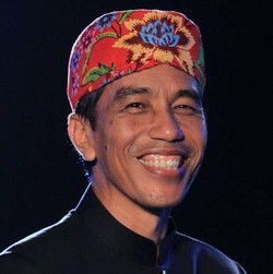 Jokowi Resmi Larang PNS Pakai Mobil Dinas untuk Mudik Lebaran 