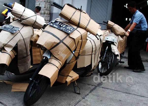 Pengiriman Paket Motor Membludak