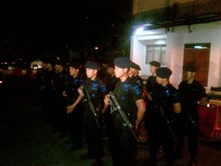 Hercules Segera Bebas, Brimob Bersenjata Lengkap Berjaga di Depan Tahanan