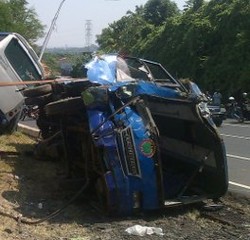 Kecelakaan Karambol Dua Bus dan Dua Motor di Semarang, 1 Tewas dan 16 Luka-luka