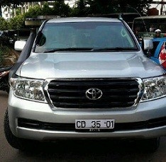 Paksa Masuk Jalur Cepat, Sopir Mobil Kedubes Kanada Tabrak Polantas