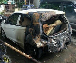 Dilempar Bom Molotov, Honda Brio Mahasiswi Unpar Terbakar