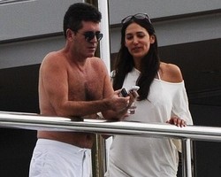 Hamili Istri Orang, Simon Cowell Stres Harus Bertanggung Jawab
