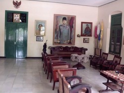 Mudik ke Blitar, Tak Pernah Bosan Ziarah ke Makam Soekarno