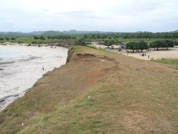 Tanjung Aan Lombok, Satu Pantai Dua Jenis Pasir