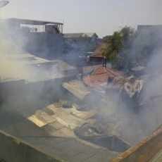 Gudang Lemari Besi di Jalan Gambuhan Ludes Terbakar