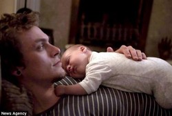 Tubuh Mengandung Radioaktif, Ayah Baru Ini Tak Bisa Dekati Bayinya