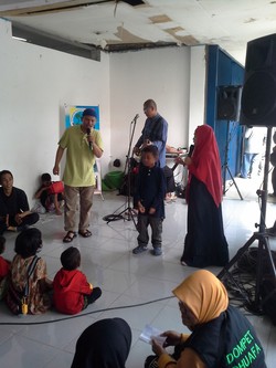 Mudik Ramah Anak, Pendongeng Datang Hibur Pemudik di Stasiun Senen