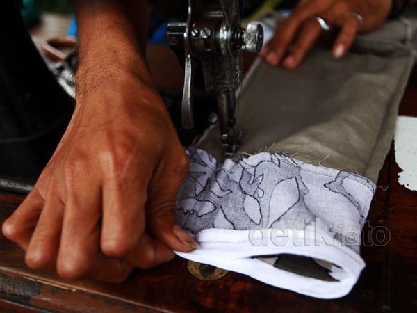 Lebaran Bawa Berkah Bagi Penjahit