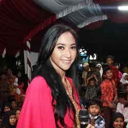 Jelang Lebaran, Lita Kuning Hibur Warga Balikpapan