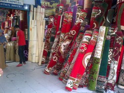 Jelang Lebaran, Pasar Bawah Pekanbaru Diserbu Pengunjung