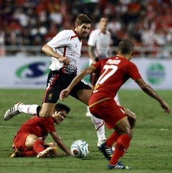 Tak Ada Carragher dan Reina, Gerrard Minta Dukungan Pemain Senior Tersisa