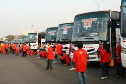 Ratusan Peserta Mudik Bareng Telantar 10 Jam di Senayan