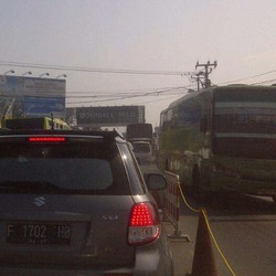Lalin Mudik Arah Simpang Mutiara-Jomin Macet