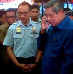 SBY Telepon Nahkoda Kapal yang Sedang Berlayar di Perairan Parepare