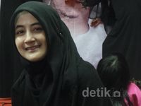 Pipik Gelar 100 Hari Kepergian Uje