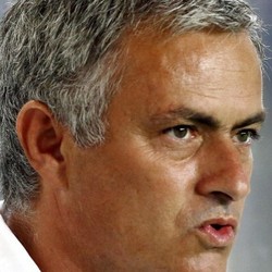 Mourinho Sebut Real Madrid Sarat dengan Politik