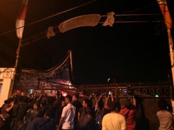 Ketika Bom Meledak, Acara Kebaktian di Dalam Vihara Terus Berjalan