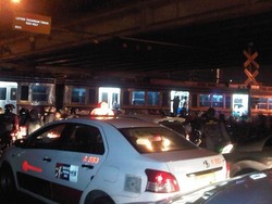 KRL Mogok di Tengah Jalan, Arus Lalin di Karet Bivak Macet